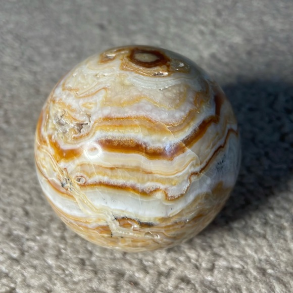 Banded Agate Sphere - 7.5 in circumference- stone has a few druzy inclusions-EUC - Picture 2 of 7